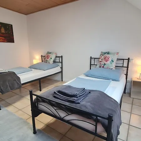 Гостевой дом Gaestehaus Monteurzimmer #4 Eigenes Bad Parkplatz